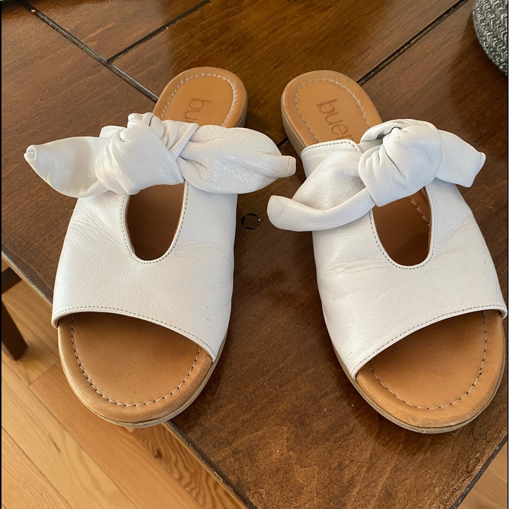 Cute white Flats